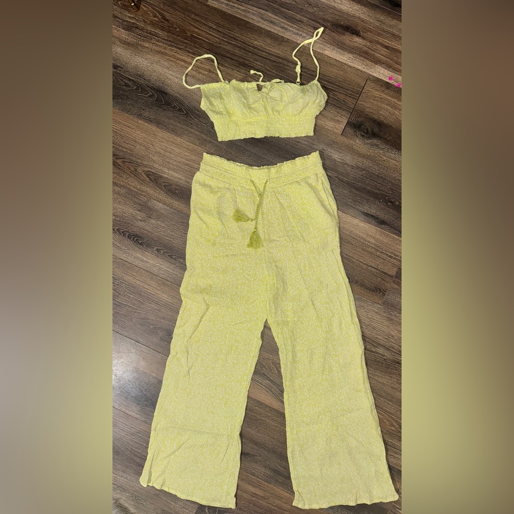 Roxy Yellow Matching Set - Picture 4 of 6
